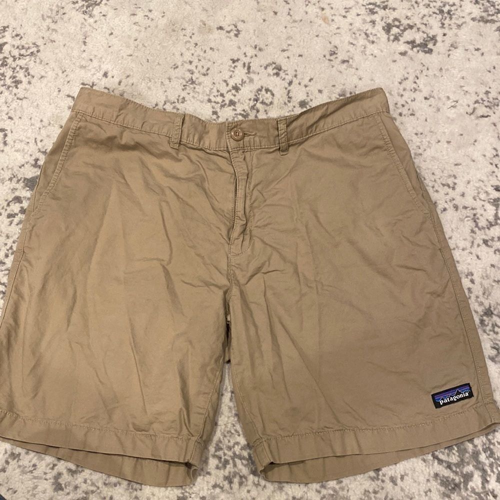 Patagonia organic Cotton Khaki shorts in EUC size 34
